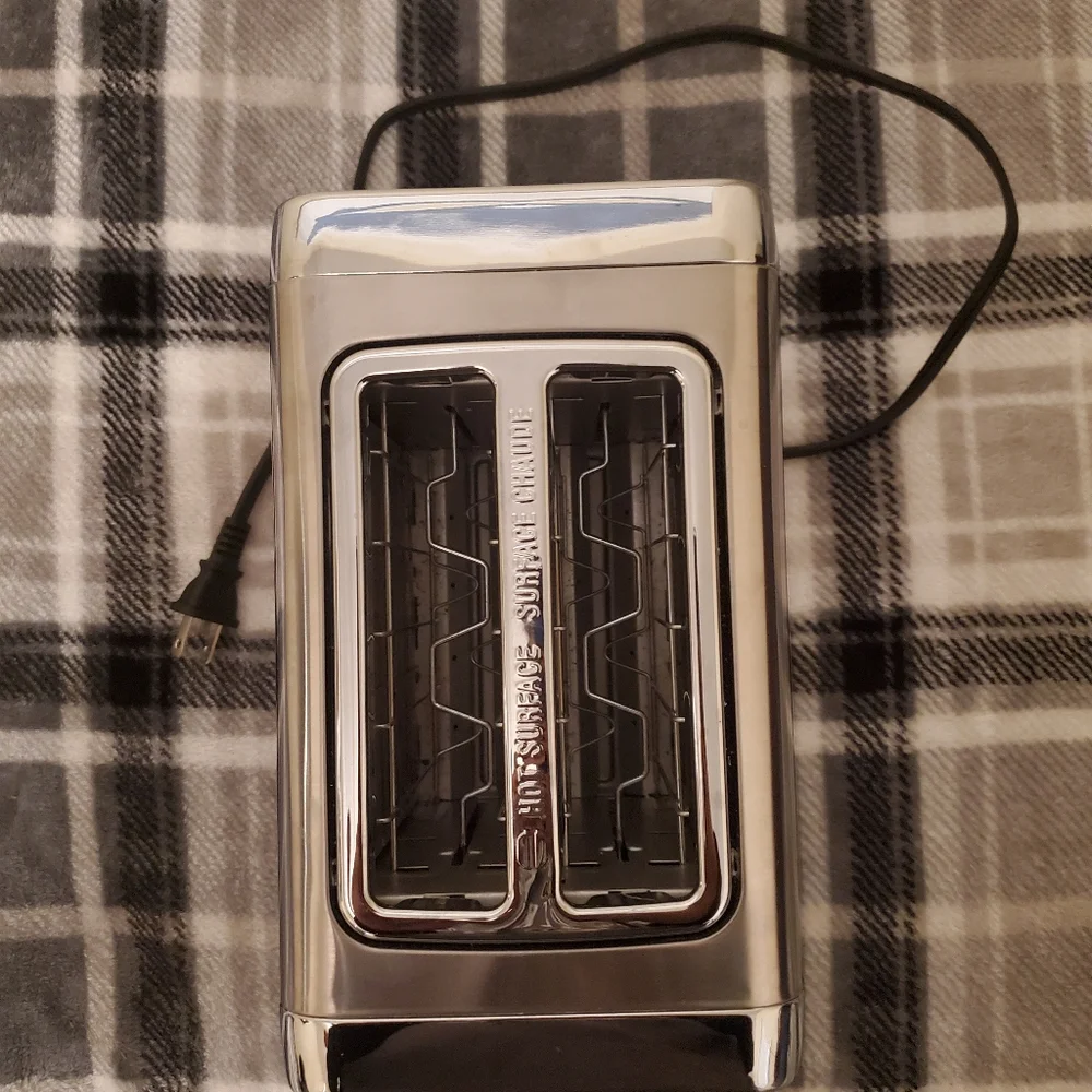 Hamilton Toaster - Picture 3 of 3